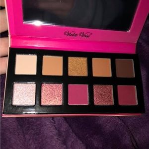 Make up pallet